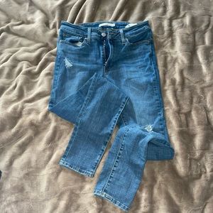 Levi’s 711 Skinny Jeans